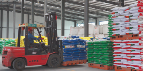 強(qiáng)監(jiān)督促生產(chǎn) 優(yōu)服務(wù)保春耕——金化集團(tuán)公司紀(jì)委多舉措助力農(nóng)化與保潔服務(wù)